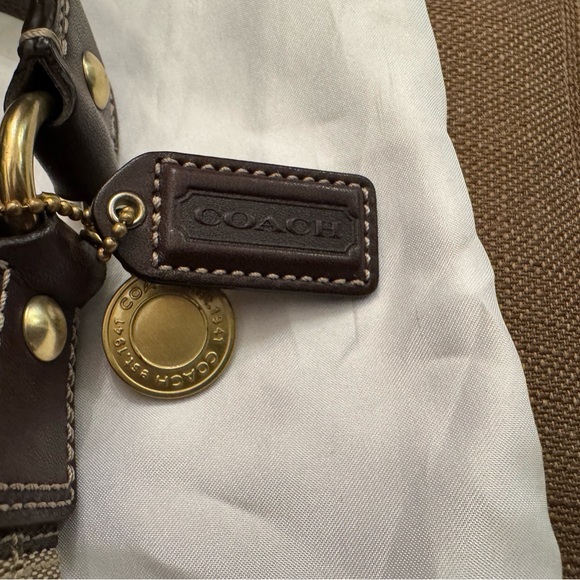 Coach purse - Picture 4 of 7